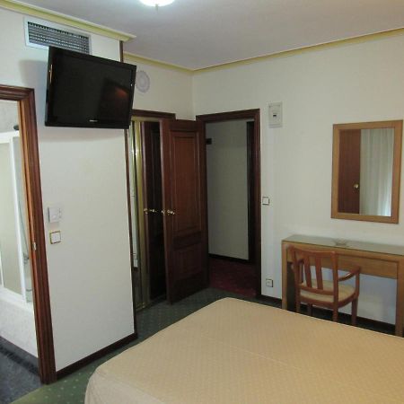 Hotel Virgen Del Camino Pontevedra Cameră foto